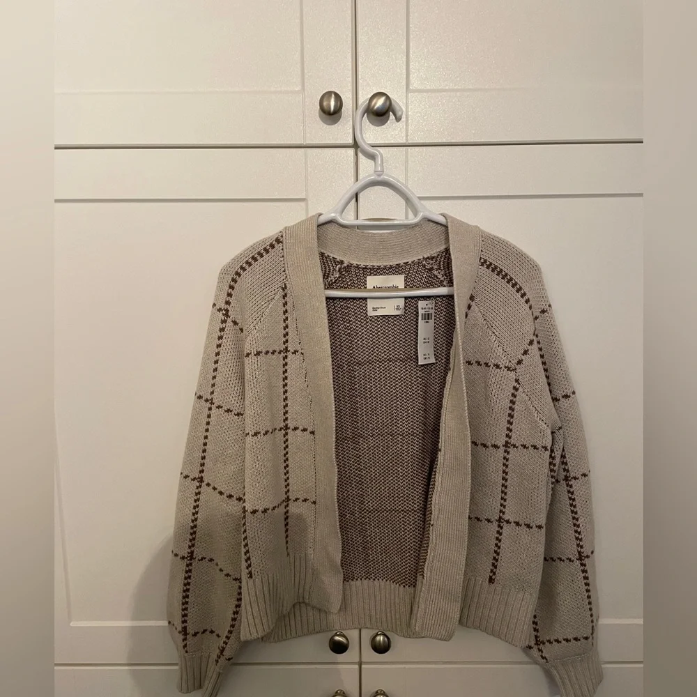 Abercrombie Fitch Plaid Cardigan - Picture 2 of 4